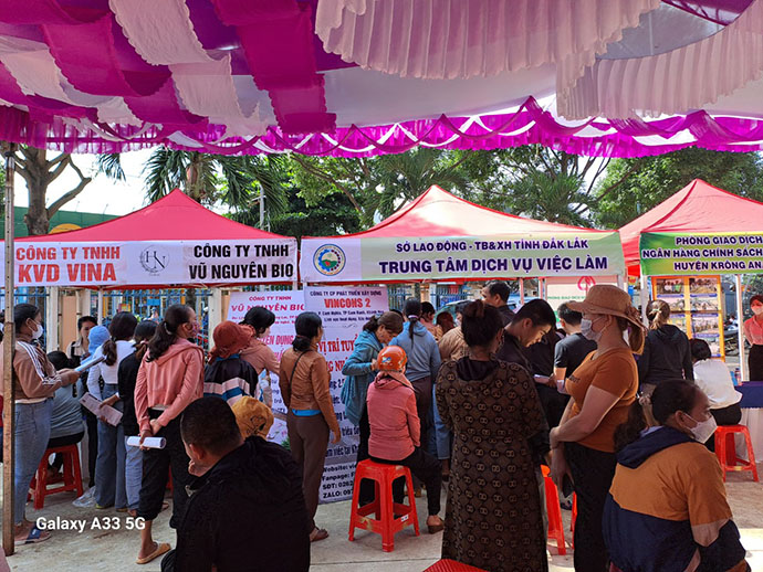 Trung tâm DVVL tỉnh Đắk Lắk: Nhiều kết quả nổi bật trong thực hiện chính sách BHTN cho người lao động