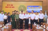 Đoàn công tác tỉnh Đồng Nai thăm, tặng quà chúc Tết quân và dân vùng biển Tây Nam 