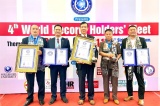 Anh hùng lao động Nguyễn Quang Mâu đón nhận danh hiệu Giáo sư danh dự của Viện Đại học Kỷ lục Thế giới