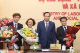 Bộ trưởng Đào Ngọc Dung: Trao Huân chương Lao động hạng Nhì cho 02 cán bộ thuộc Bộ