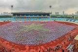 Màn đồng diễn yoga, xếp hình lá cờ Tổ quốc đông người tham gia nhất ở Việt Nam