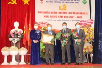 Trường Đại học SPKT Vĩnh Long đón nhận Huân chương Lao động hạng Nhì