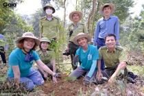 H’Hen Niê cùng các bạn trẻ trồng gần 17.000 cây gỗ lớn rừng đặc dụng đầu nguồn Thanh Hóa