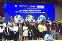 CLB Nhà báo Xứ Nghệ tại TPHCM: Trao tặng 50 suất học bổng cho sinh viên nghèo có hoàn cảnh khó khăn 