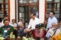 Thứ trưởng Nguyễn Bá Hoan tiếp đoàn đại biểu người có công tỉnh An Giang