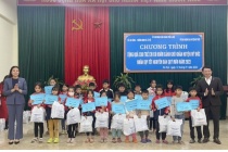 Hà Nội: Tặng quà Tết cho gần 2.000 trẻ em có hoàn cảnh đặc biệt