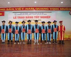 Trường Cao đẳng nghề TP.HCM trao bằng tốt nghiệp cho 849 học sinh, sinh viên 