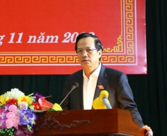 Minister Dao Ngoc Dung meets voters after the 4th session of the 15th National Assembly