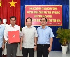 Phó Thủ tướng Chính phủ Trần Lưu Quang khảo sát tình hình điều trị cai nghiện ma túy tại Vĩnh Long