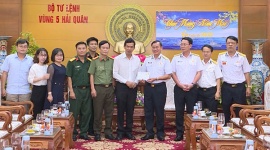 Đoàn công tác tỉnh Đồng Nai thăm, tặng quà chúc Tết quân và dân vùng biển Tây Nam 