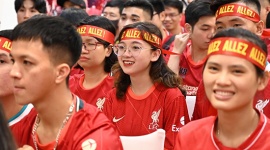 Cả nghìn CĐV Hà Nội “cháy hết” mình cổ vũ trong đêm chung kết Champions League