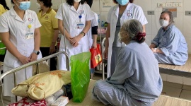 Cần chung tay nâng cao năng lực chăm sóc sức khỏe người cao tuổi Việt Nam