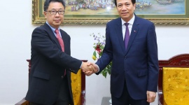 Minister Dao Ngoc Dung receives General Director of Canon Vietnam