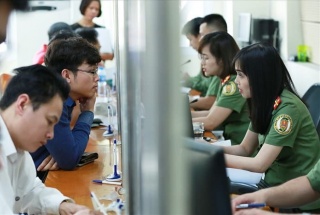 Thái Nguyên cấp 1.124 giấy phép lao động cho người lao động nước ngoài 
