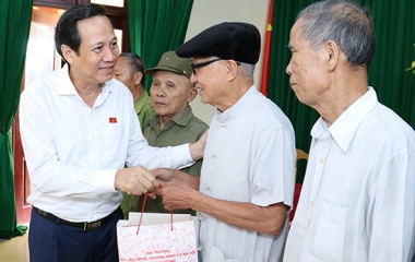 Bộ trưởng Đào Ngọc Dung: Phát triển kinh tế gắn với đảm bảo an sinh xã hội