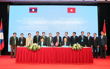 Ký kết thỏa thuận hợp tác về phát triển nguồn nhân lực giữa Việt Nam và Lào