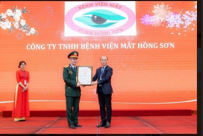 Bệnh viện Mắt Hồng Sơn được vinh danh Top 10 thương hiệu uy tín hàng đầu Đông Nam Á